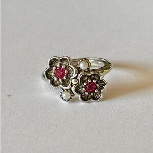 Vintage Avon Silver Tone Pink Rhinestone Faux Pearl Flower Floral Ring